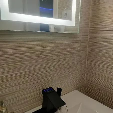 Seven Luxury Lägenhet *